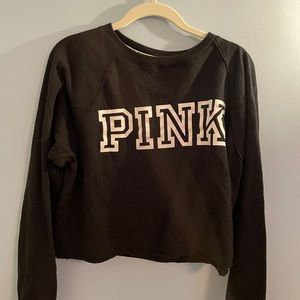 Black cropped crew neck sweatshirt